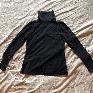 Old navy unisex black turtleneck long sleeve tee, size S